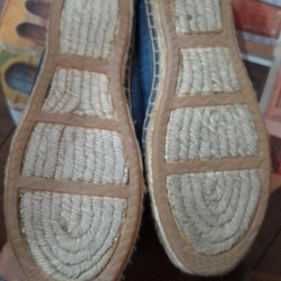 Final Price F2 Simply Vera Wang 8.5 espadrille flats with beaded and bow front - Picture 8 of 9